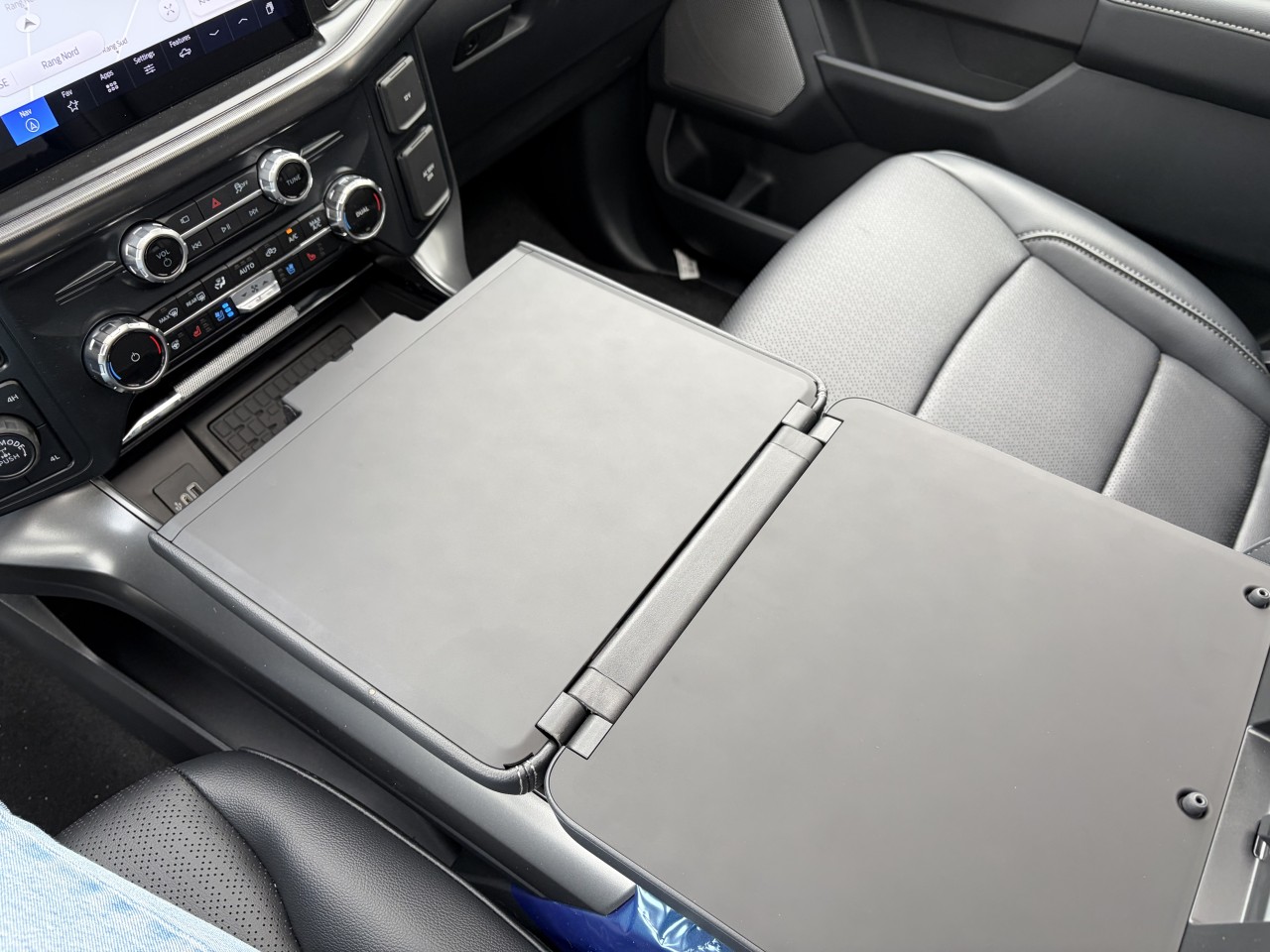 2026 Ford F-150 LARIAT 4X4 SUPERCREW POWERBOOST HYBRID Main Image