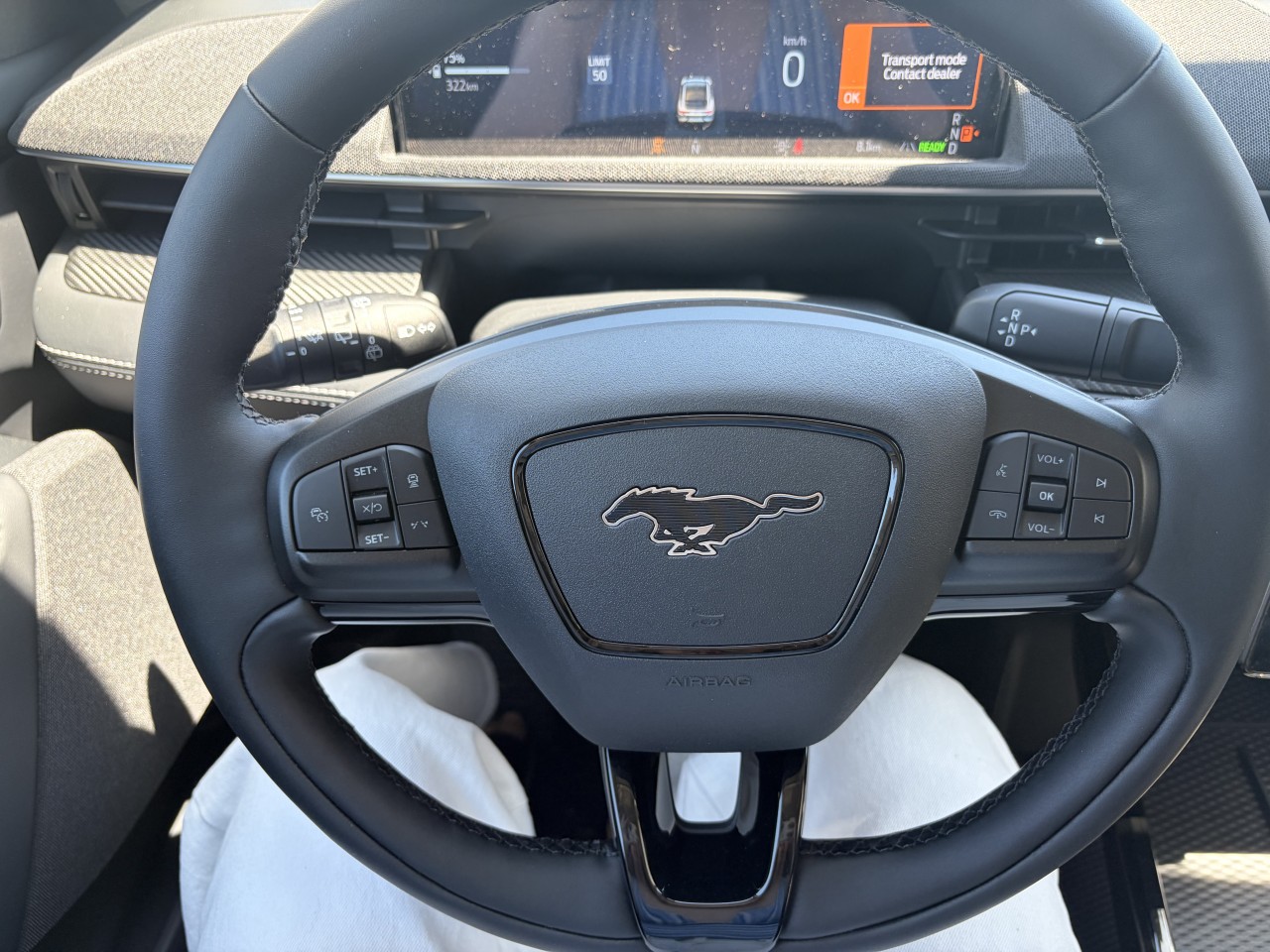 2026 Ford Mustang Mach-E SELECT AWD 73 KWH BANC CHAUFFANT Main Image