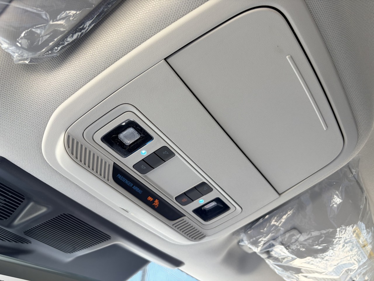 2026 Ford Mustang Mach-E SELECT AWD 73 KWH BANC CHAUFFANT Main Image
