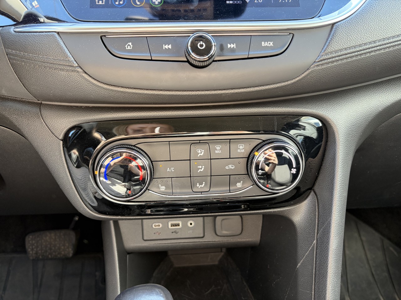 2022 Buick Encore GX Preferred Main Image