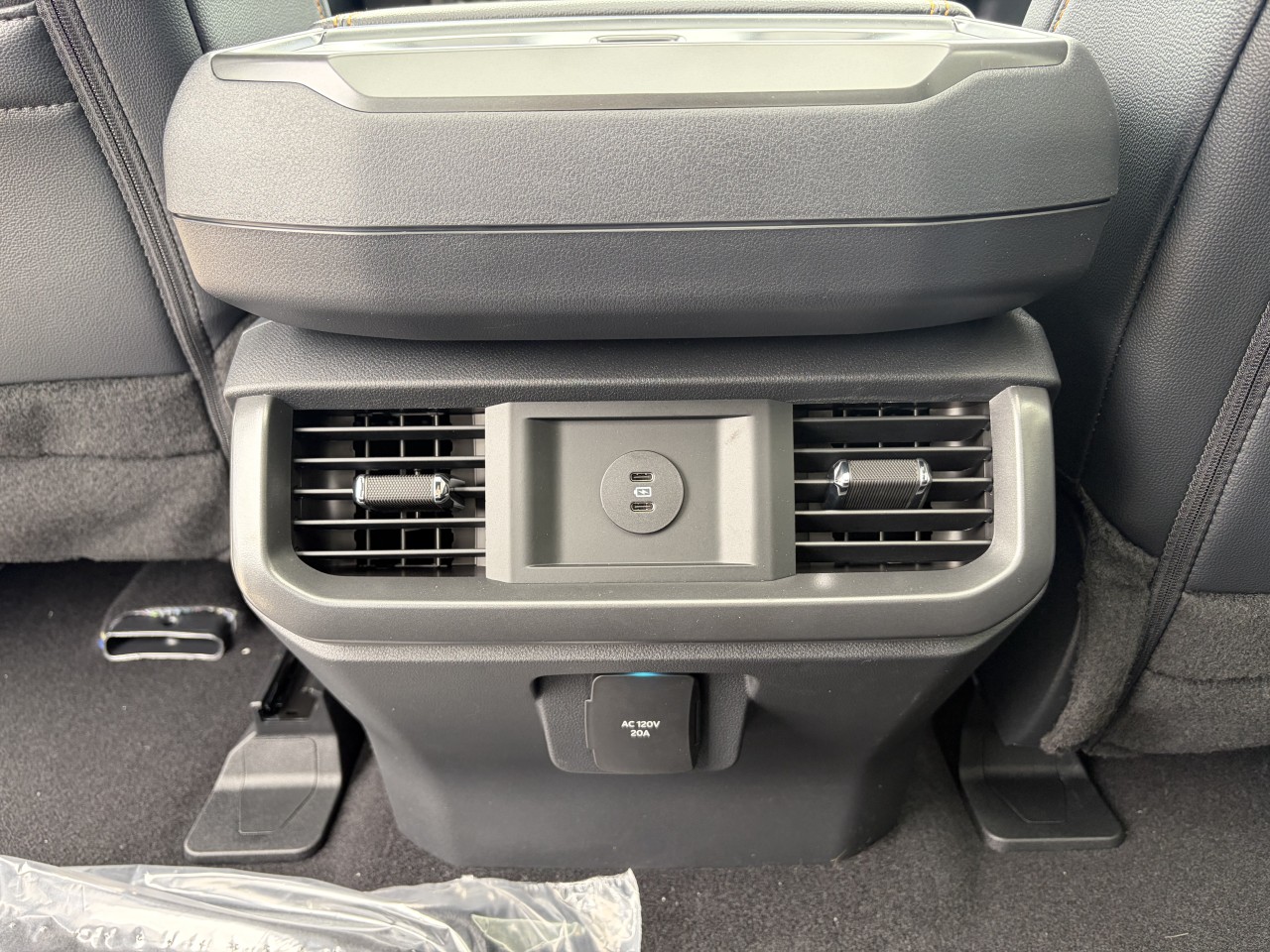 2026 Ford F-150 TREMOR ENSEMBLE REMORQUAGE TRACTION 4X4 ECOBOOST TOIT OUVRANT 401A Main Image