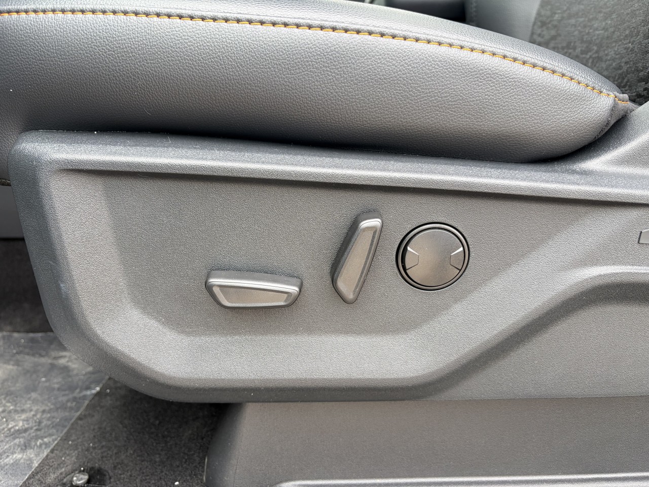 2026 Ford F-150 TREMOR ENSEMBLE REMORQUAGE TRACTION 4X4 ECOBOOST TOIT OUVRANT 401A Main Image