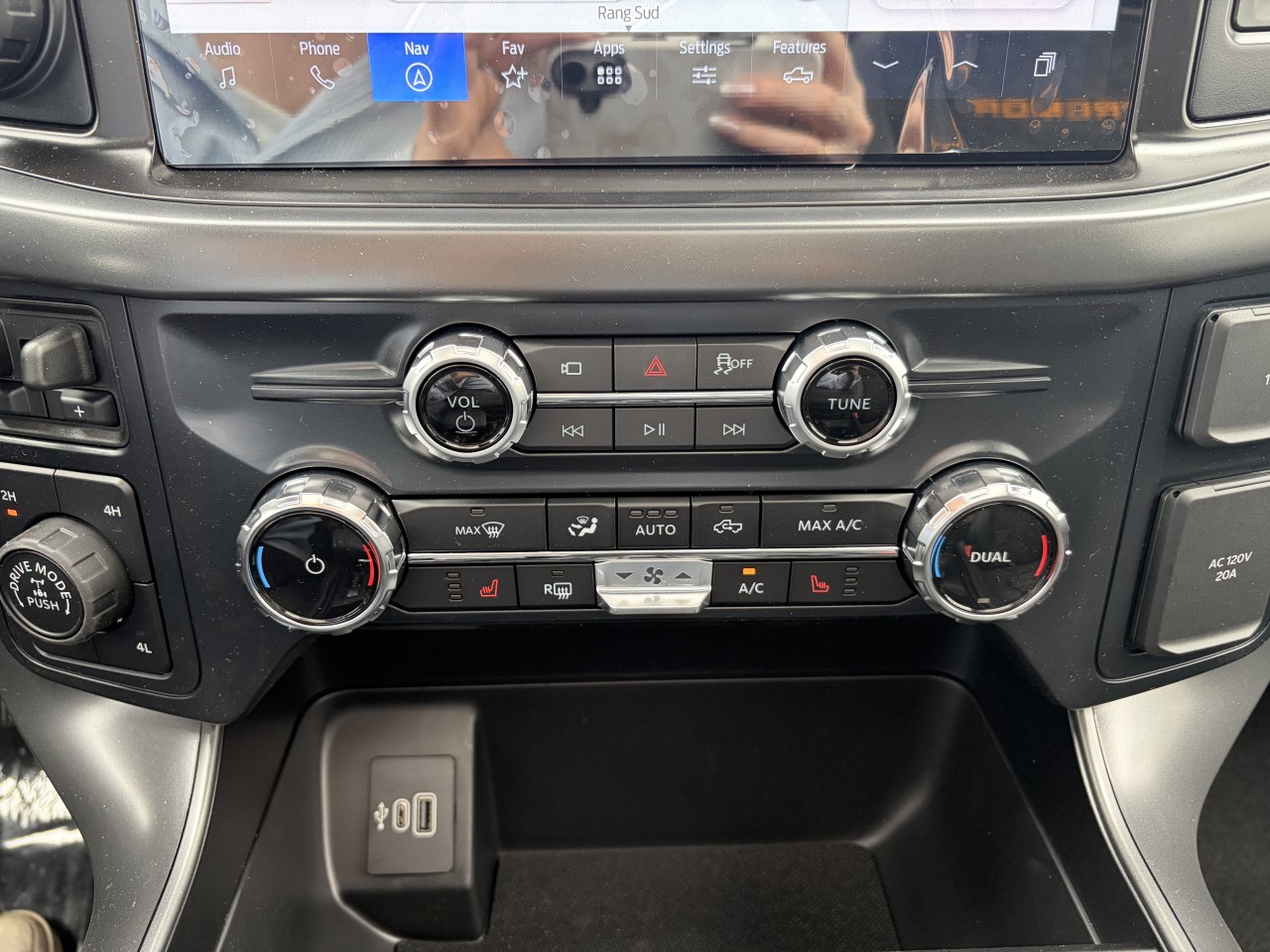 2026 Ford F-150 TREMOR ENSEMBLE REMORQUAGE TRACTION 4X4 ECOBOOST TOIT OUVRANT 401A Main Image