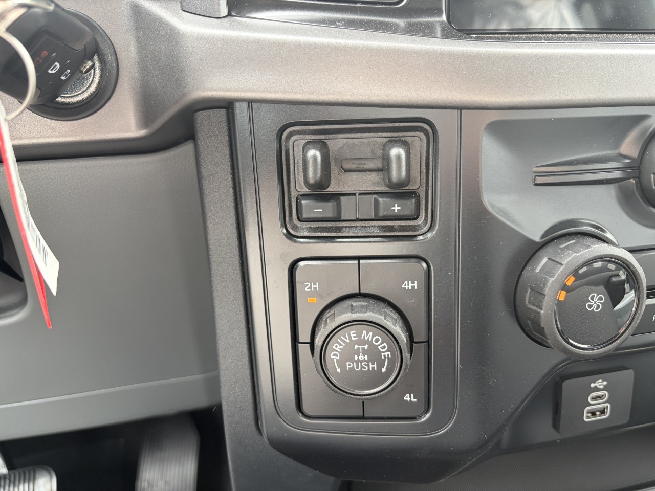 2026 Ford F-150 XLT Main Image