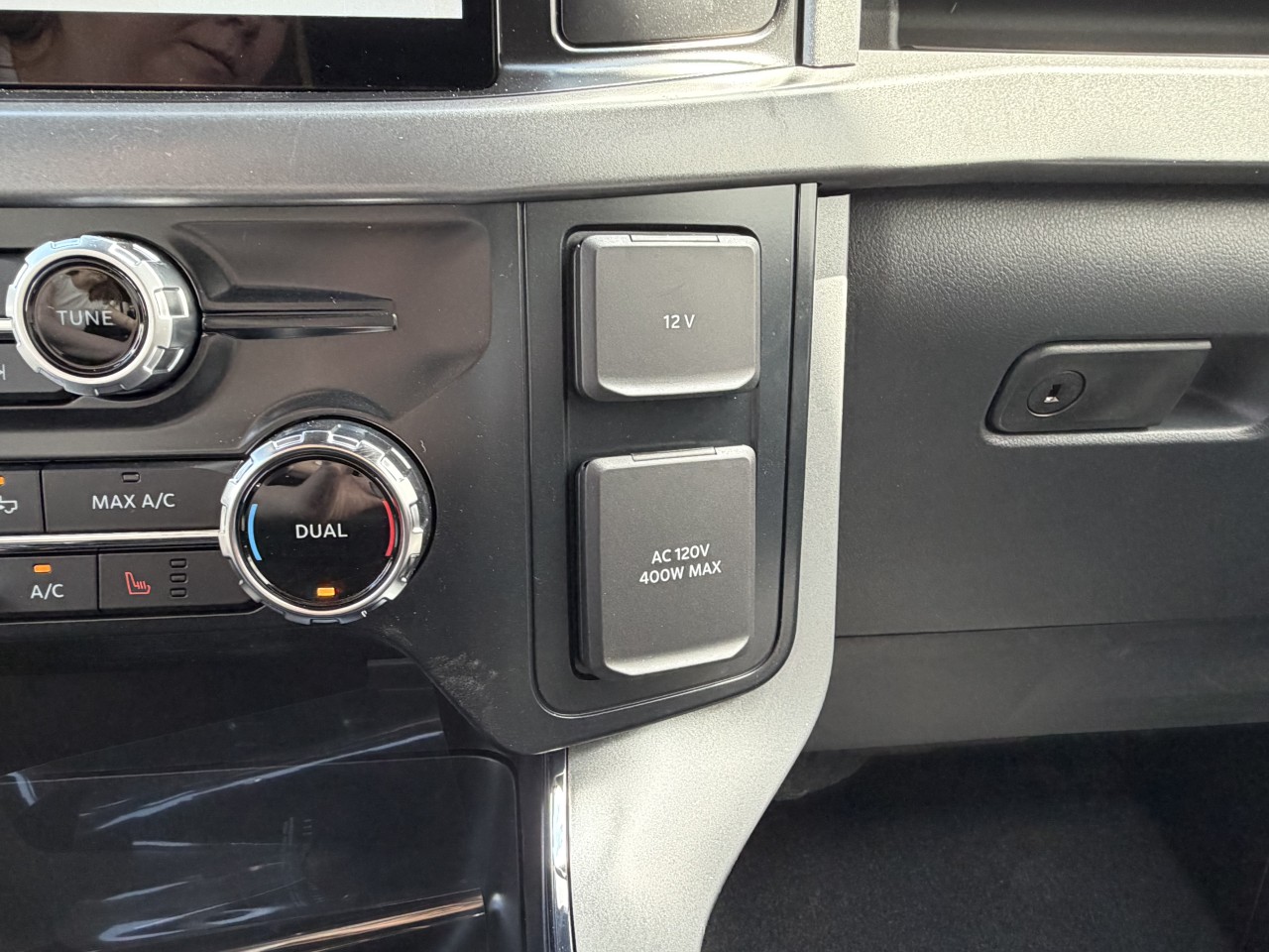 2026 Ford F-150 XLT Main Image