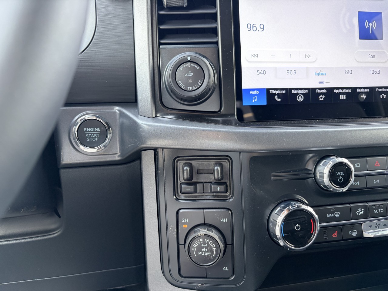 2026 Ford F-150 XLT Main Image