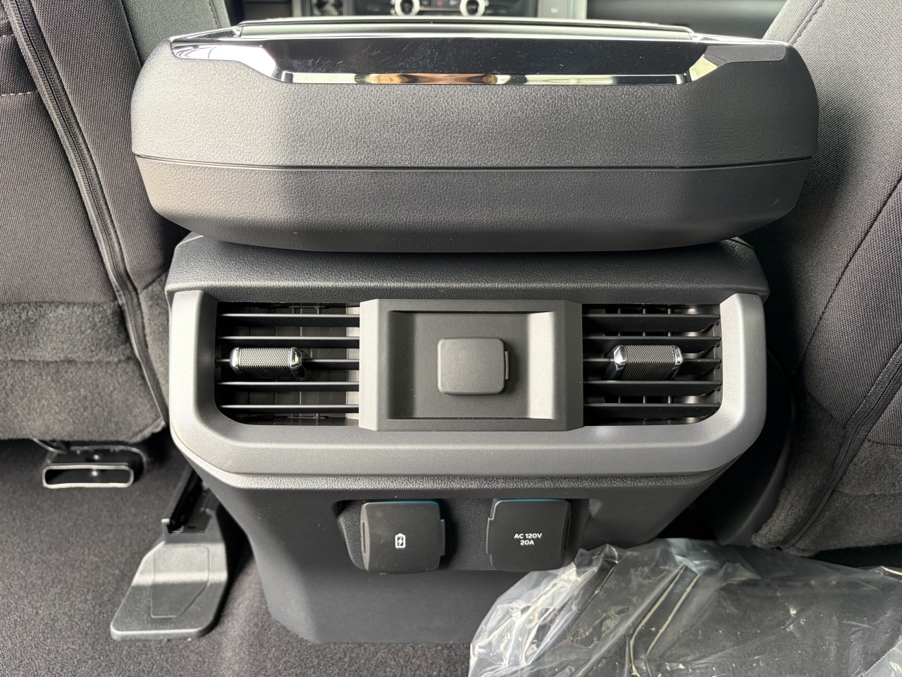 2026 Ford F-150 XLT Main Image