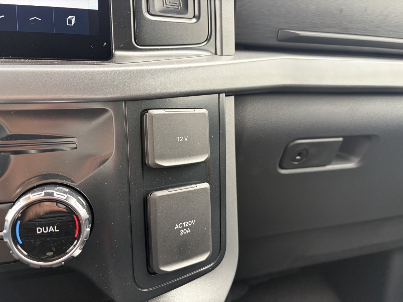 2026 Ford F-150 XLT Main Image