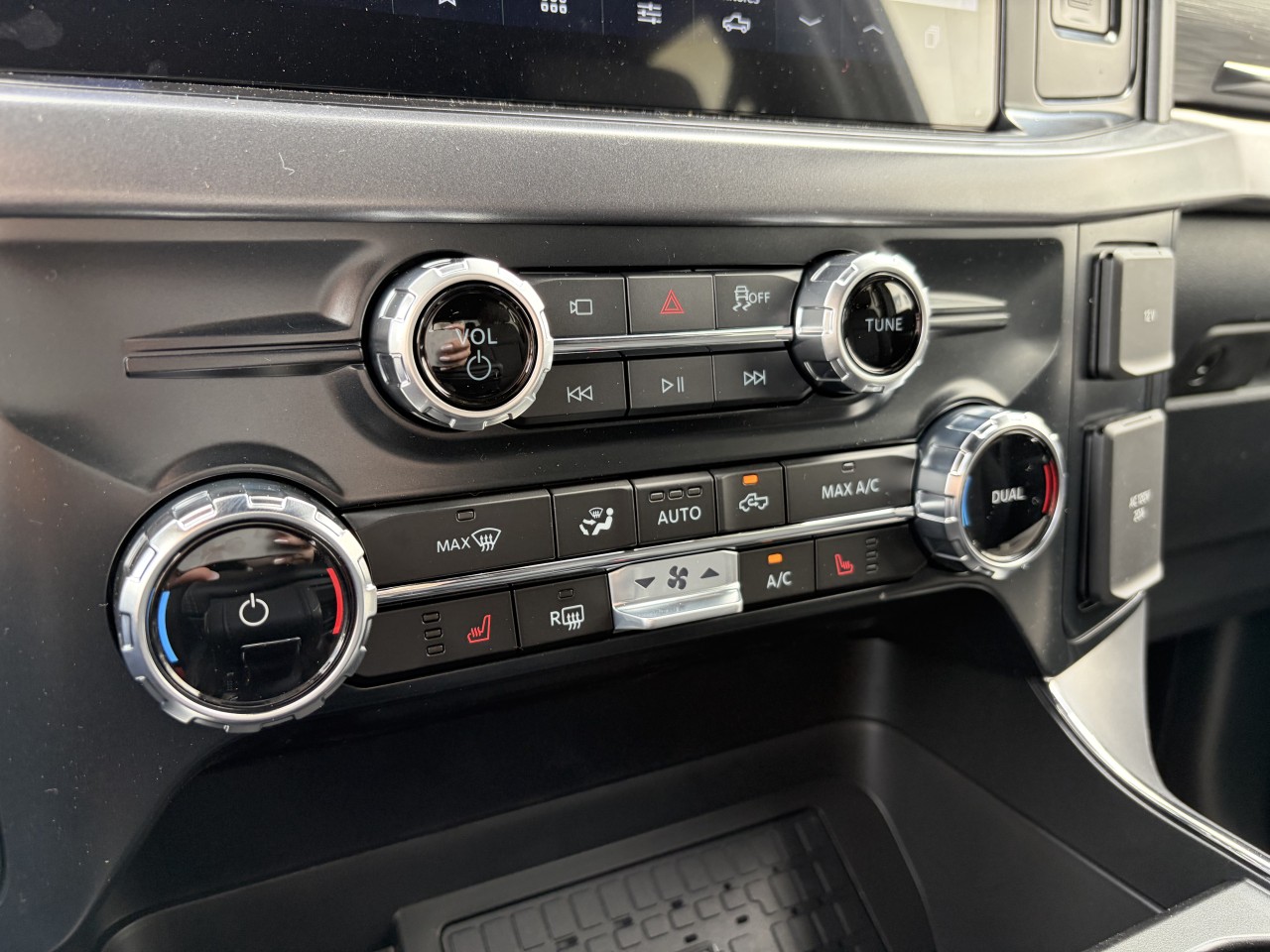 2026 Ford F-150 XLT Main Image