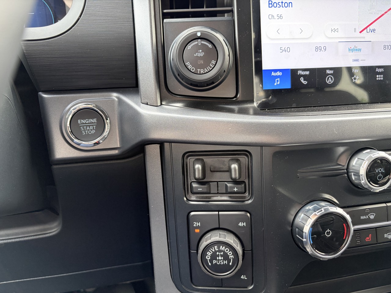 2026 Ford F-150 XLT Main Image