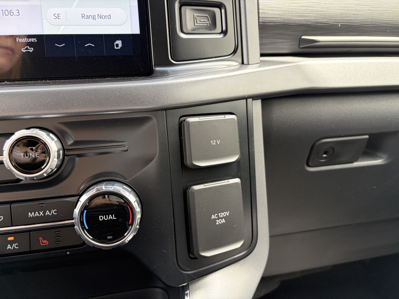 2026 Ford F-150 XLT Main Image
