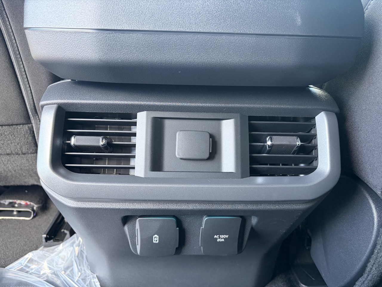 2026 Ford F-150 XLT Main Image