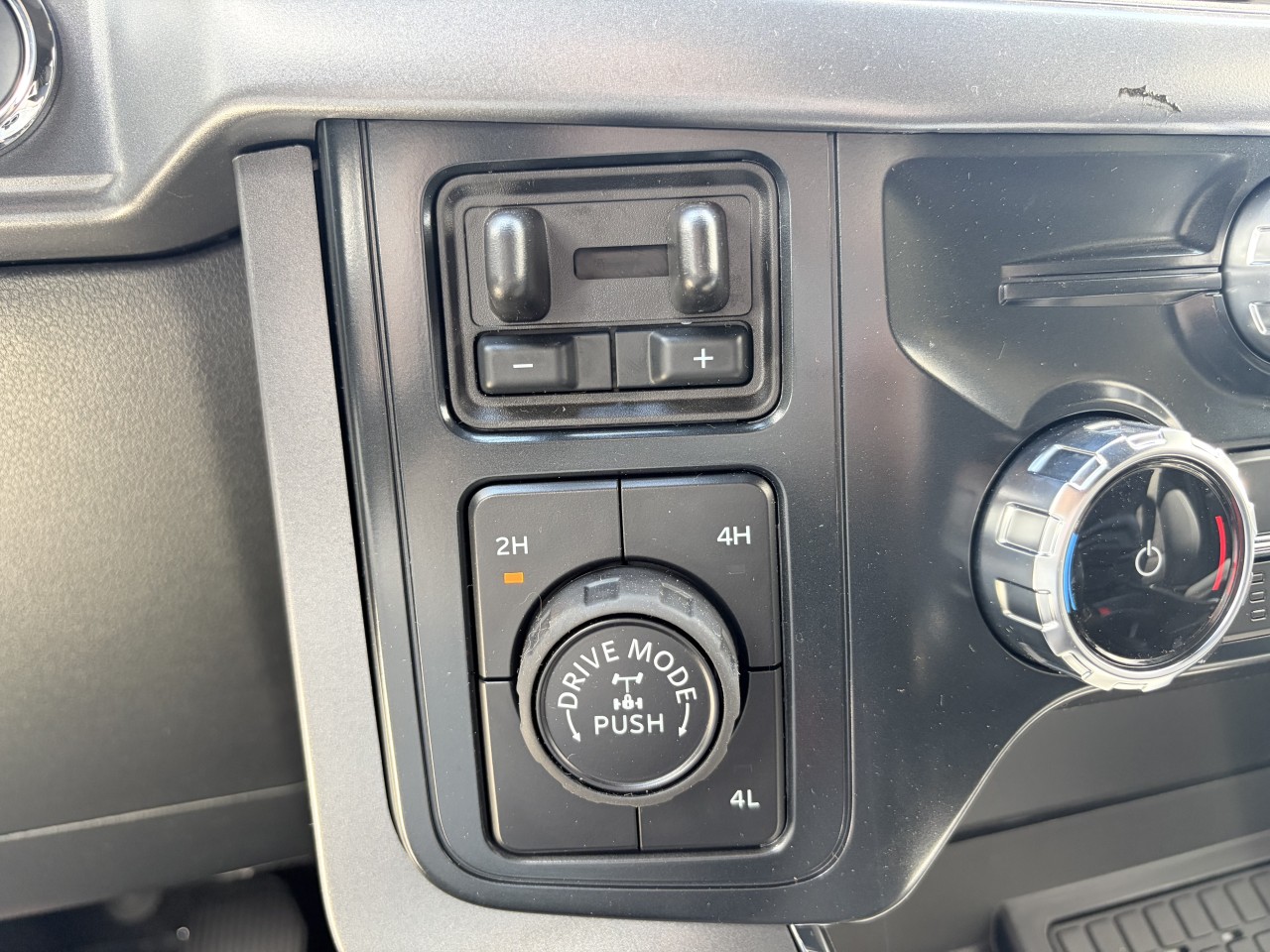 2026 Ford F-150 XLT POWERBOOST HYBRIDE 302A 4X4 SUPERCREW Main Image