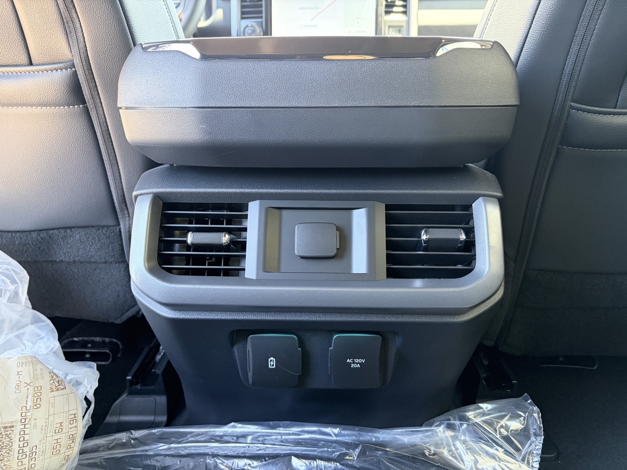 2026 Ford F-150 XLT Main Image