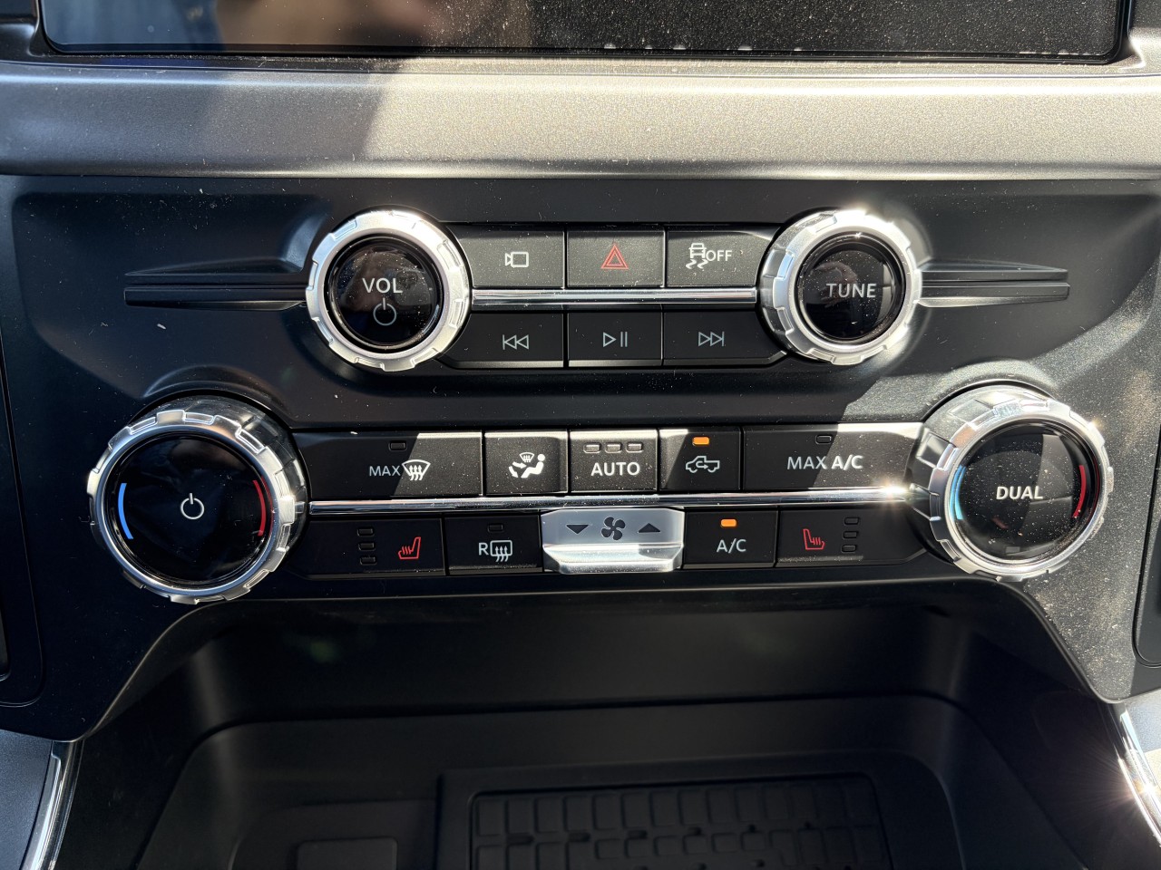 2026 Ford F-150 XLT Main Image