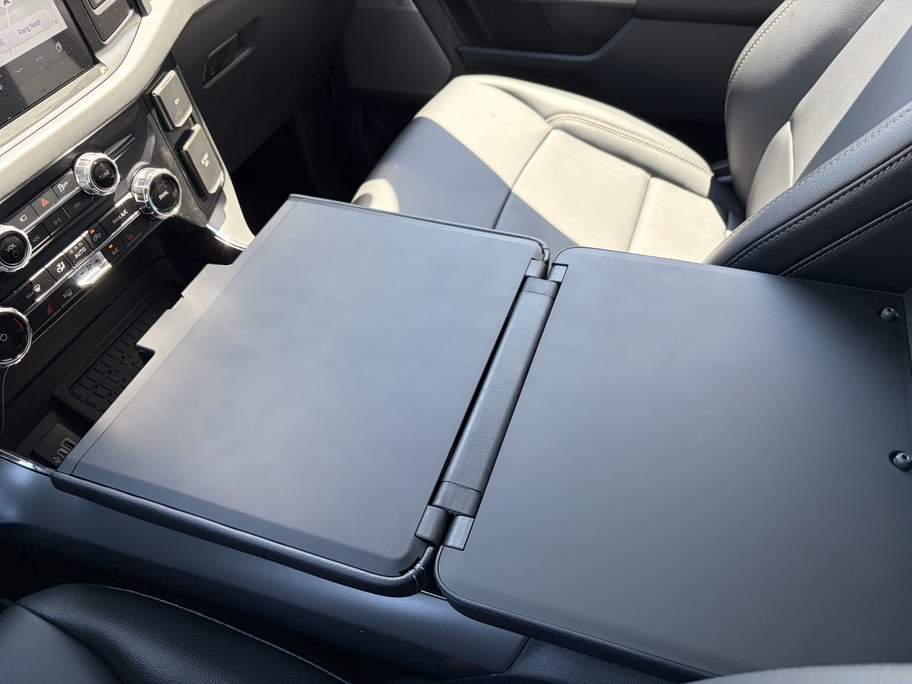 2026 Ford F-150 XLT Main Image