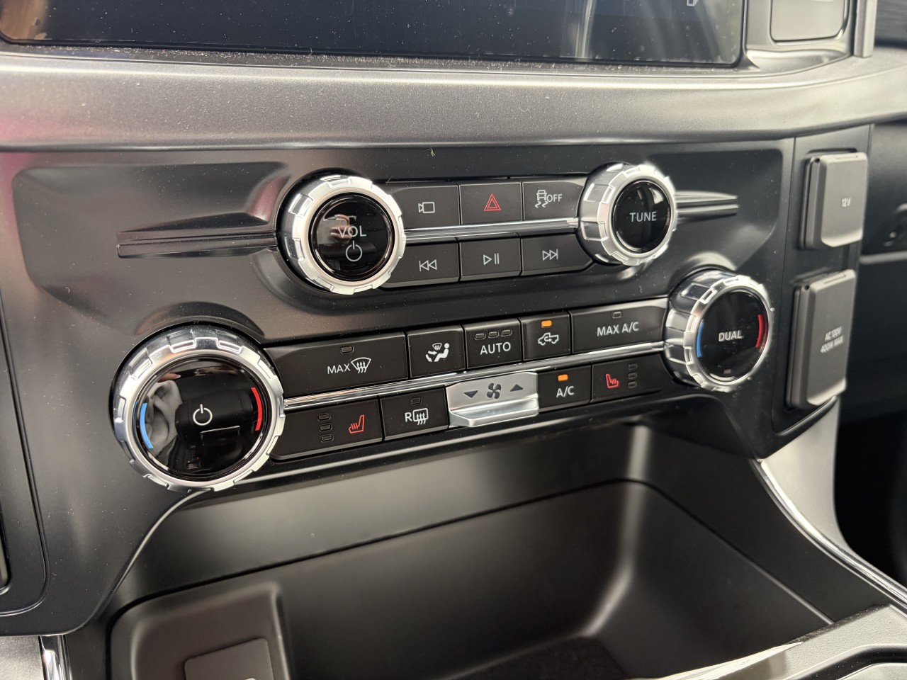 2026 Ford F-150 XLT Main Image