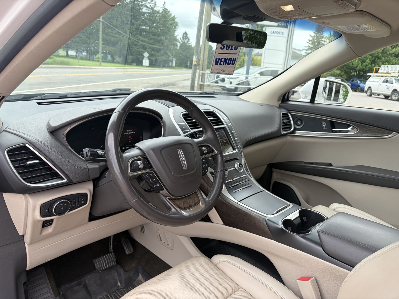 2019 Lincoln Nautilus RESERVE TOIT OUVRANT LUMIERE AMBIANT Main Image