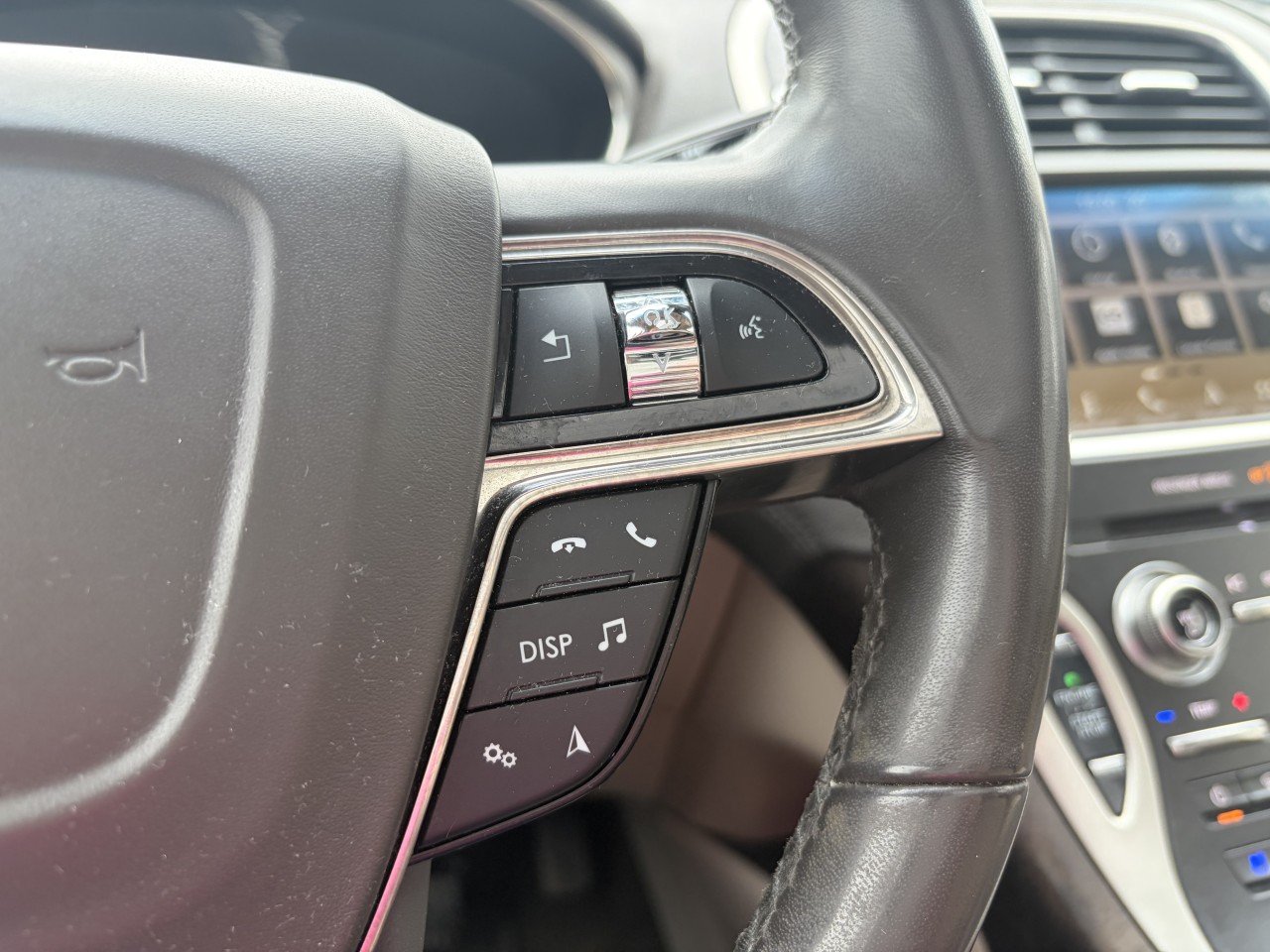 2019 Lincoln Nautilus RESERVE TOIT OUVRANT LUMIERE AMBIANT Main Image