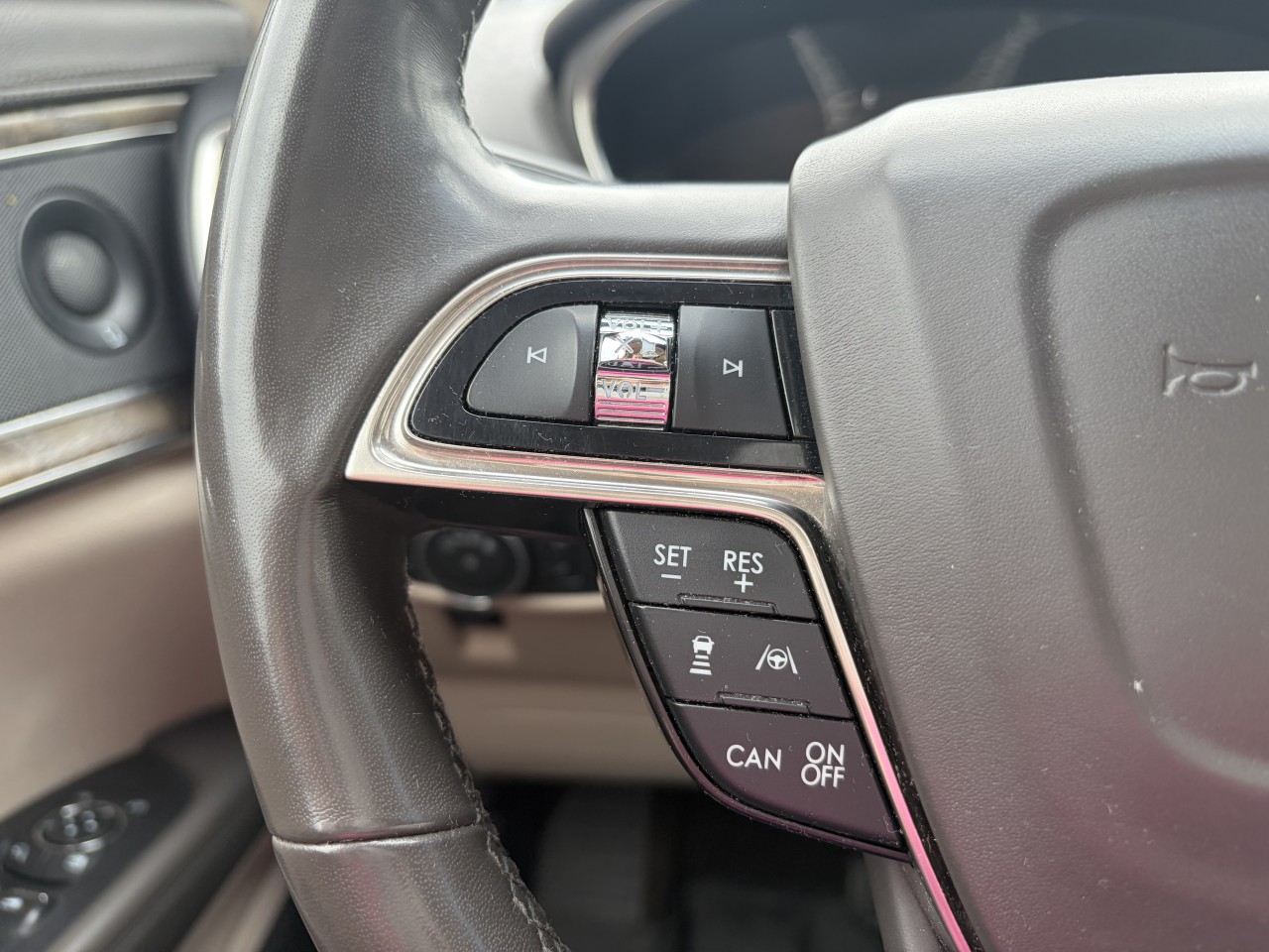 2019 Lincoln Nautilus RESERVE TOIT OUVRANT LUMIERE AMBIANT Main Image