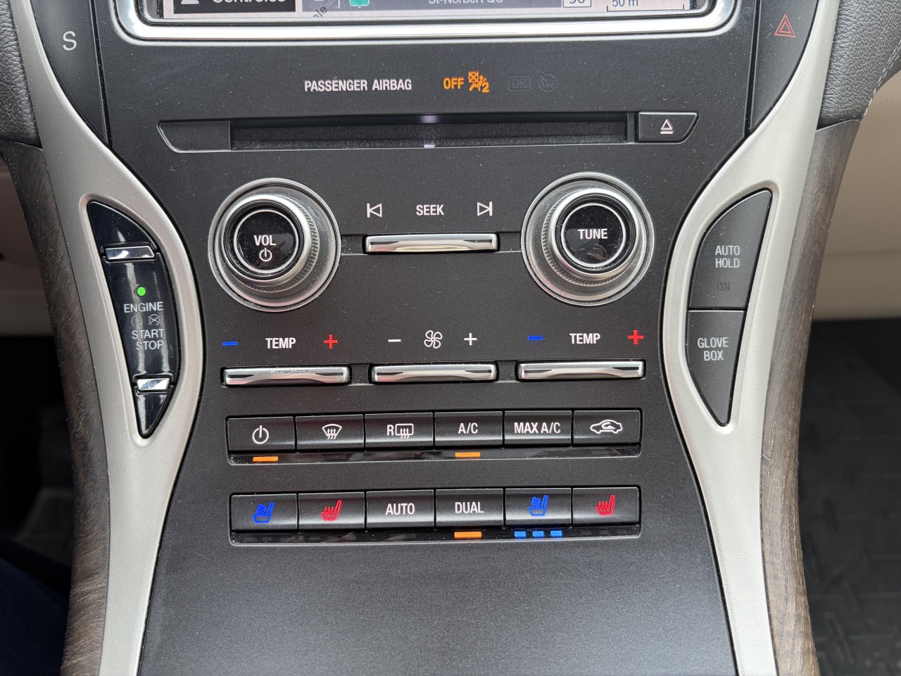2019 Lincoln Nautilus RESERVE TOIT OUVRANT LUMIERE AMBIANT Main Image