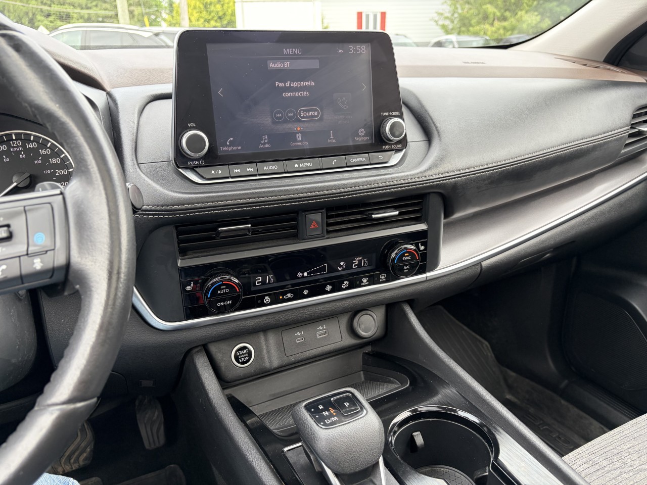2023 Nissan Rogue SV Main Image