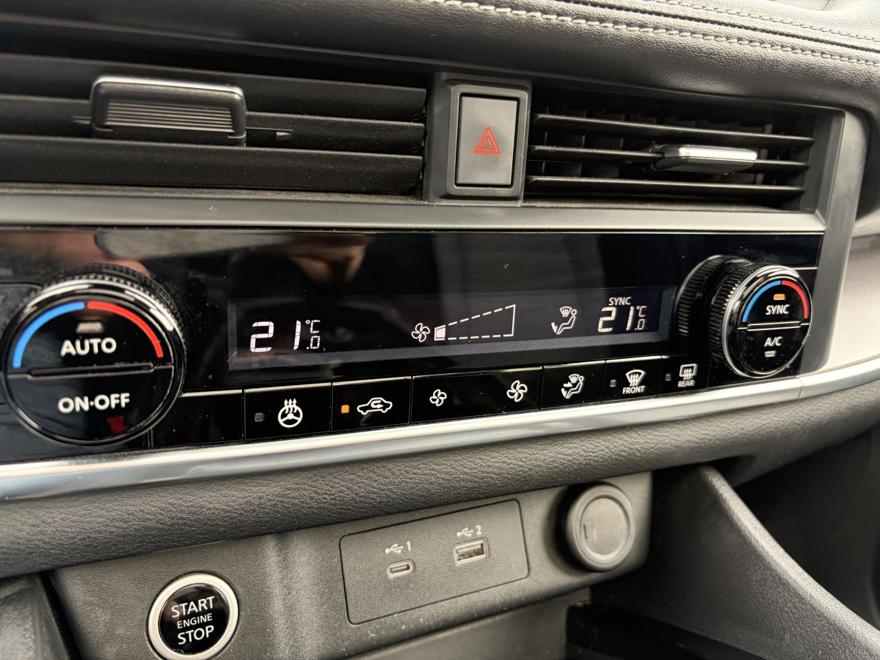 2023 Nissan Rogue SV Main Image