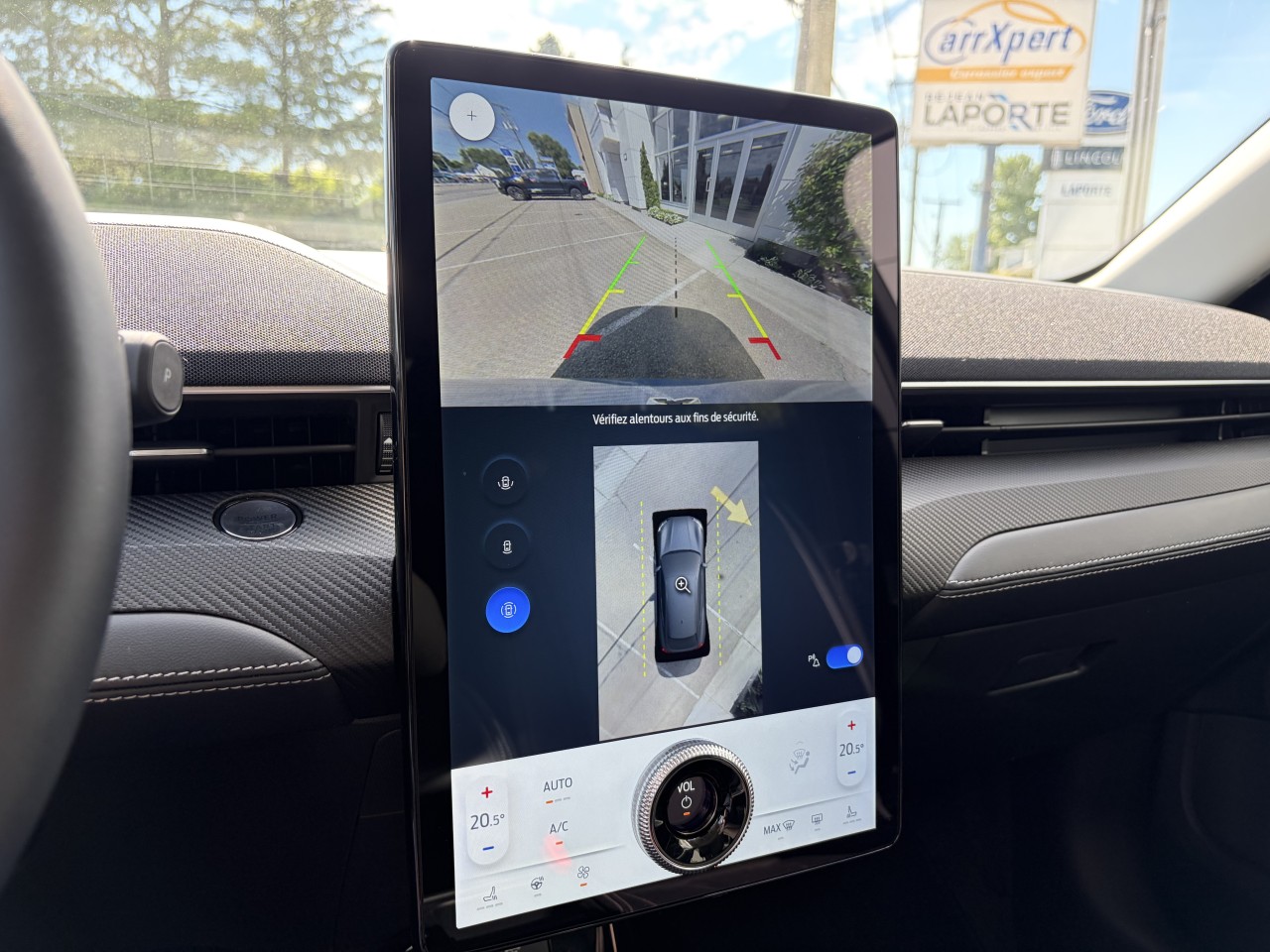 2025 Ford Mustang Mach-E SELECT SIÈGES AVANT CHAUFFANT TAPIS RECHARGE SANS FIL Main Image