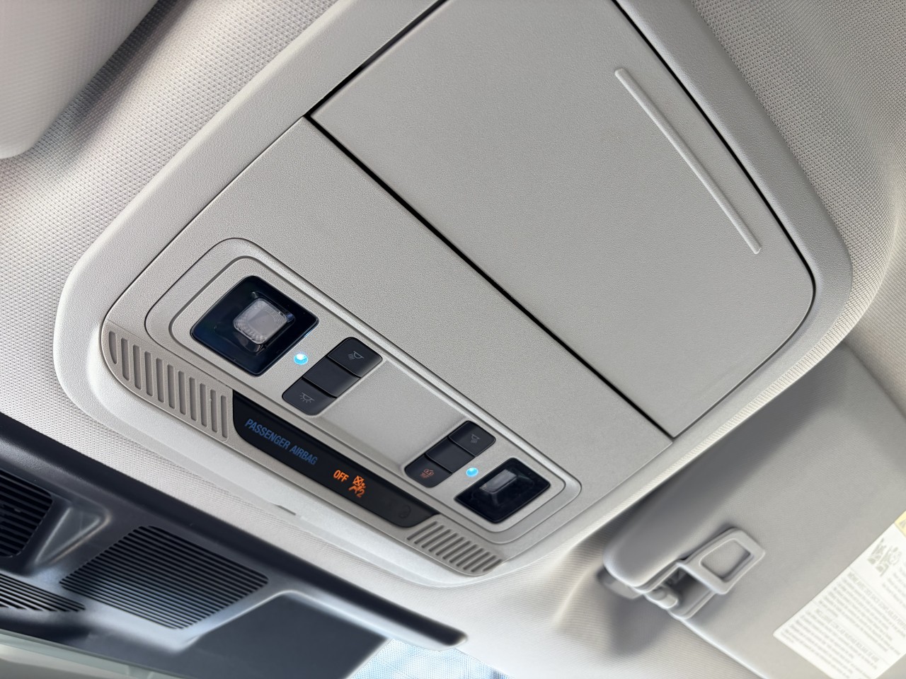 2025 Ford Mustang Mach-E SELECT SIÈGES AVANT CHAUFFANT TAPIS RECHARGE SANS FIL Main Image