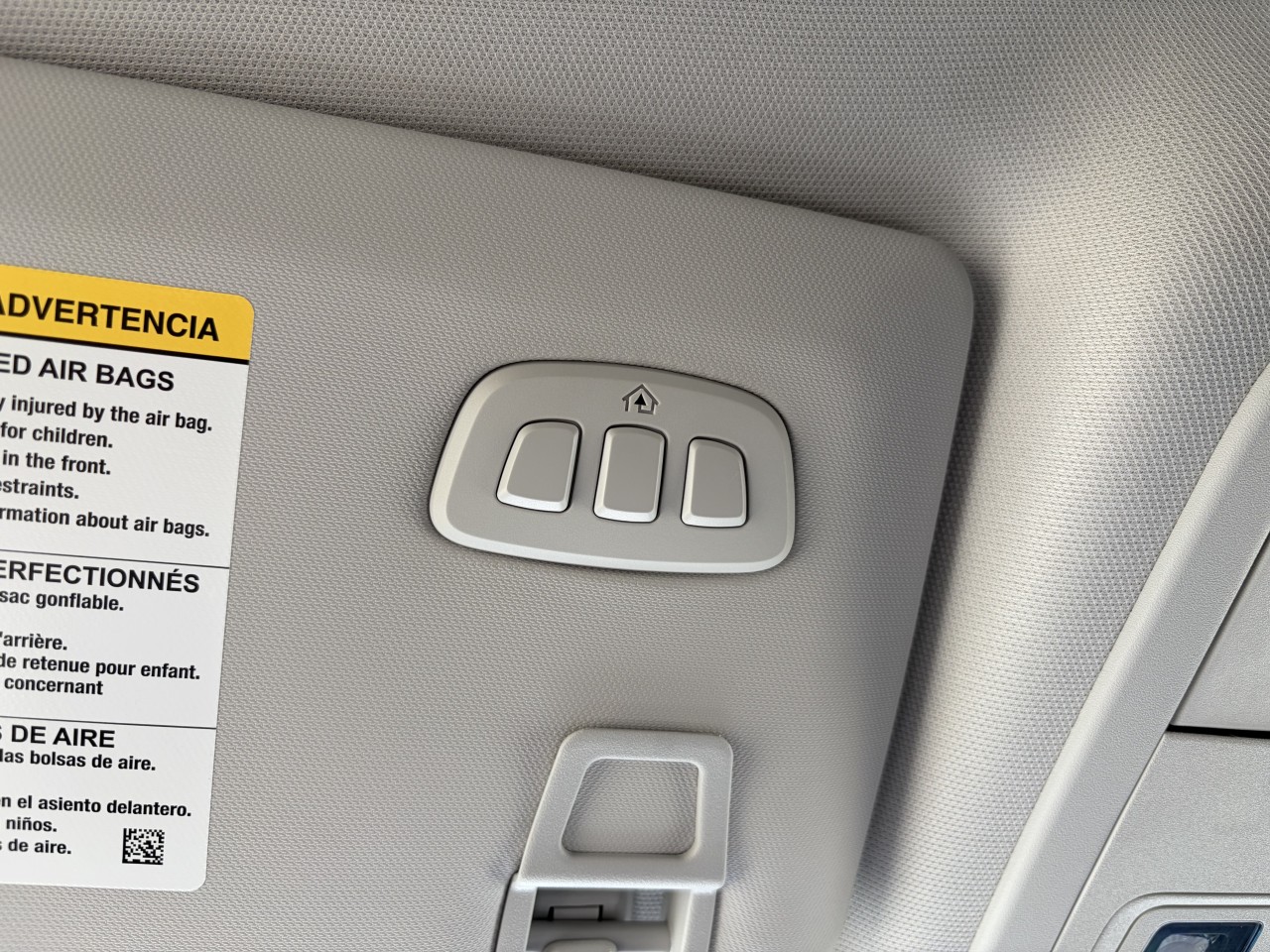 2025 Ford Mustang Mach-E SELECT SIÈGES AVANT CHAUFFANT TAPIS RECHARGE SANS FIL Main Image