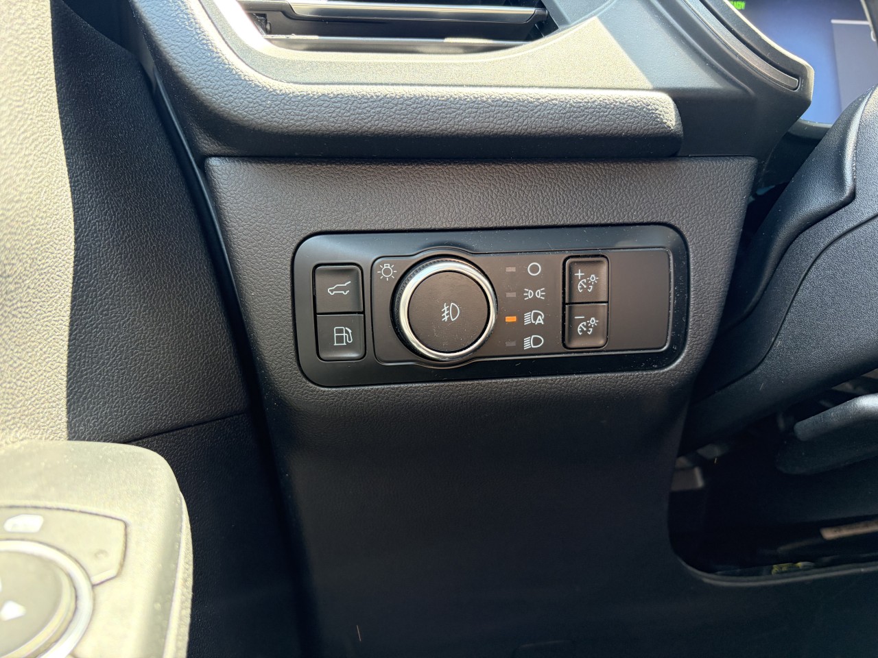 2025 Ford Escape PHEV Main Image