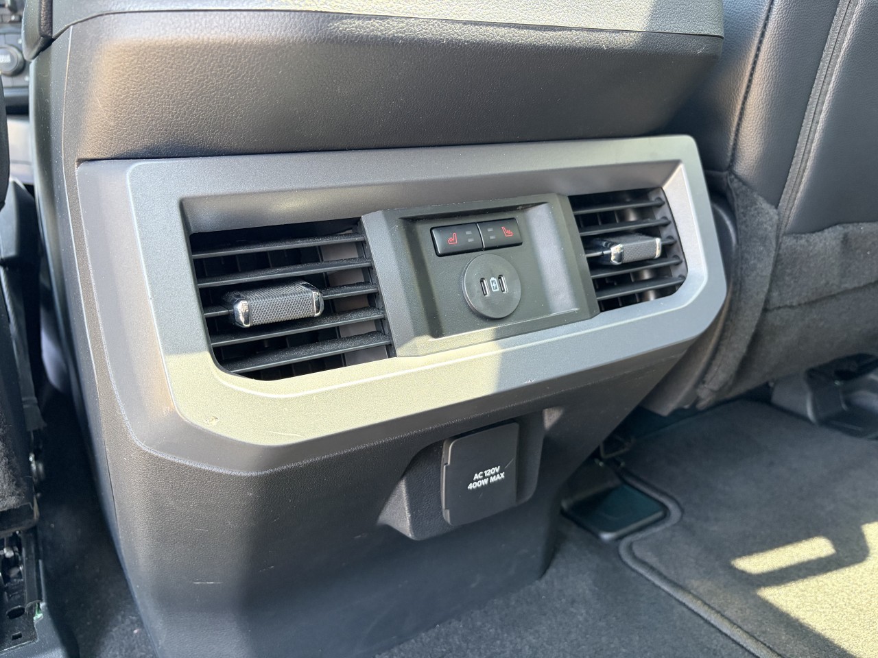 2025 Ford F-250 Super Duty LARIAT 4X4 CREWCAB TOIT OUVRANT CUIR V8 DIESEL Main Image