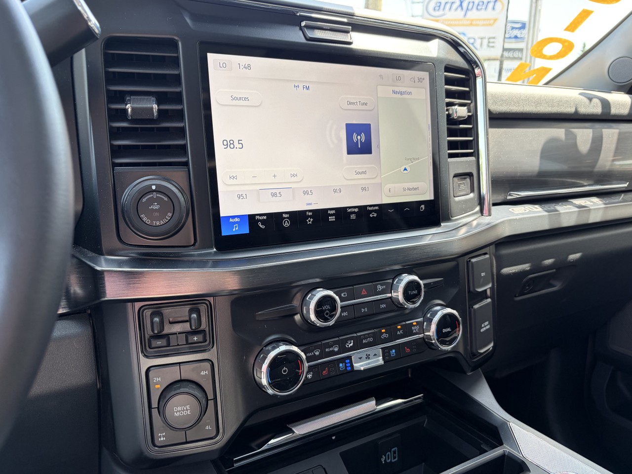 2025 Ford F-250 Super Duty LARIAT 4X4 CREWCAB TOIT OUVRANT CUIR V8 DIESEL Main Image