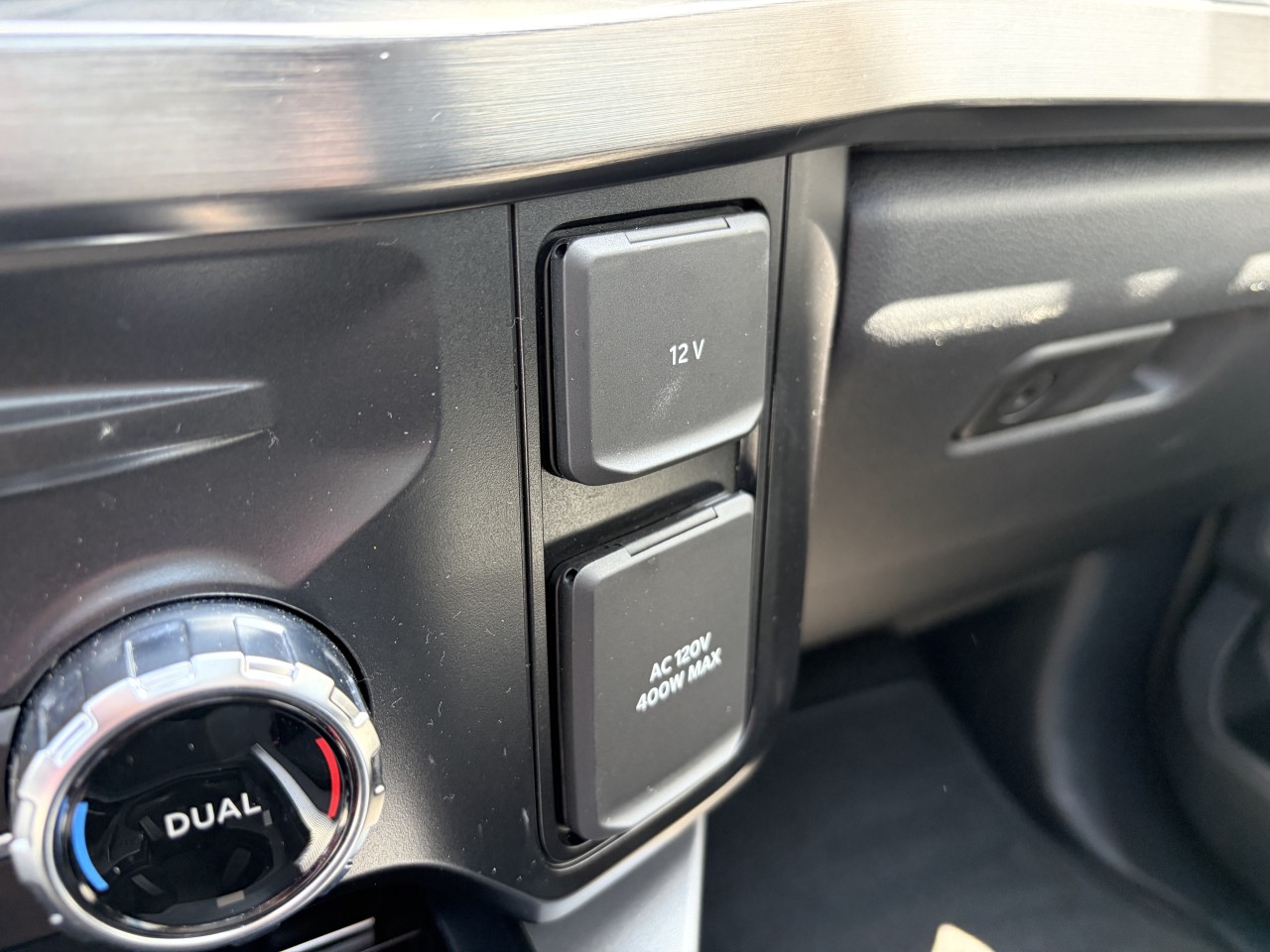 2025 Ford F-250 Super Duty LARIAT 4X4 CREWCAB TOIT OUVRANT CUIR V8 DIESEL Main Image