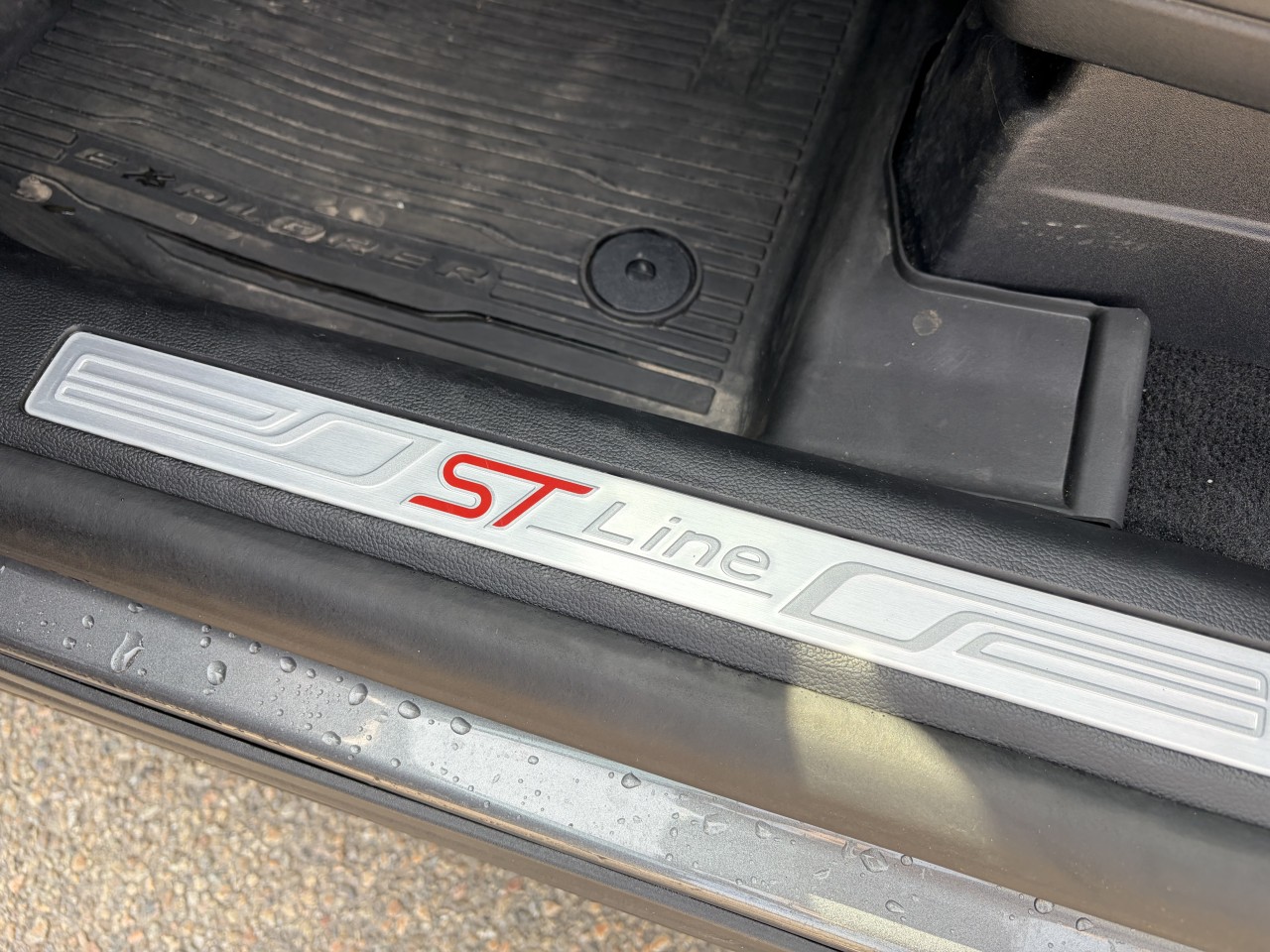 2026 Ford Explorer ST-Line Main Image