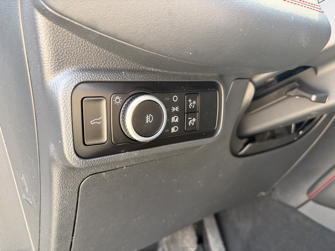 2026 Ford Explorer ST-Line Main Image
