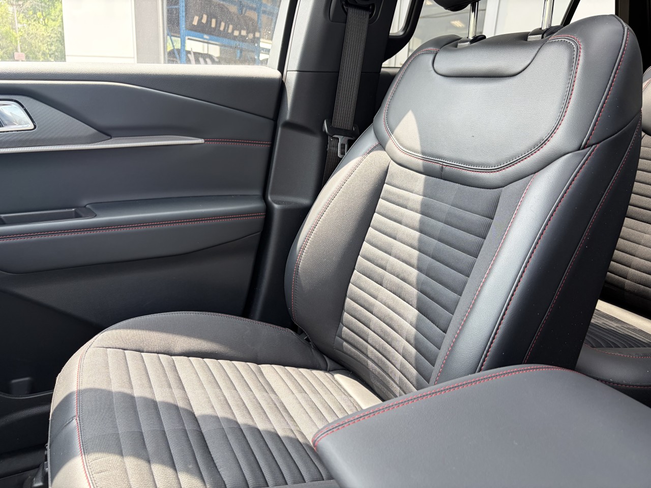 2026 Ford Explorer ST-Line Main Image