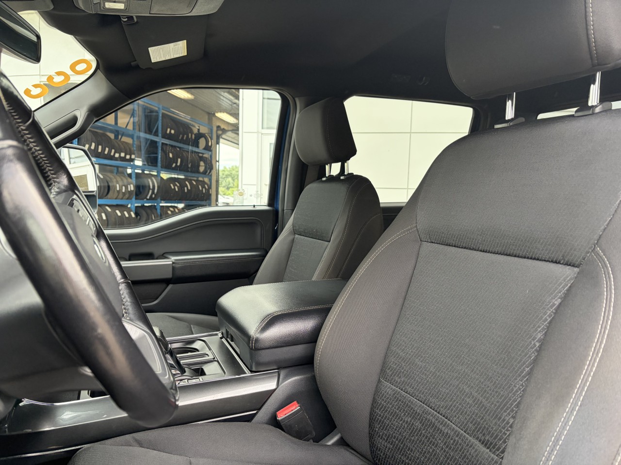 2022 Ford F-150 XLT 4X4 SUPERCREW V8 302A Main Image