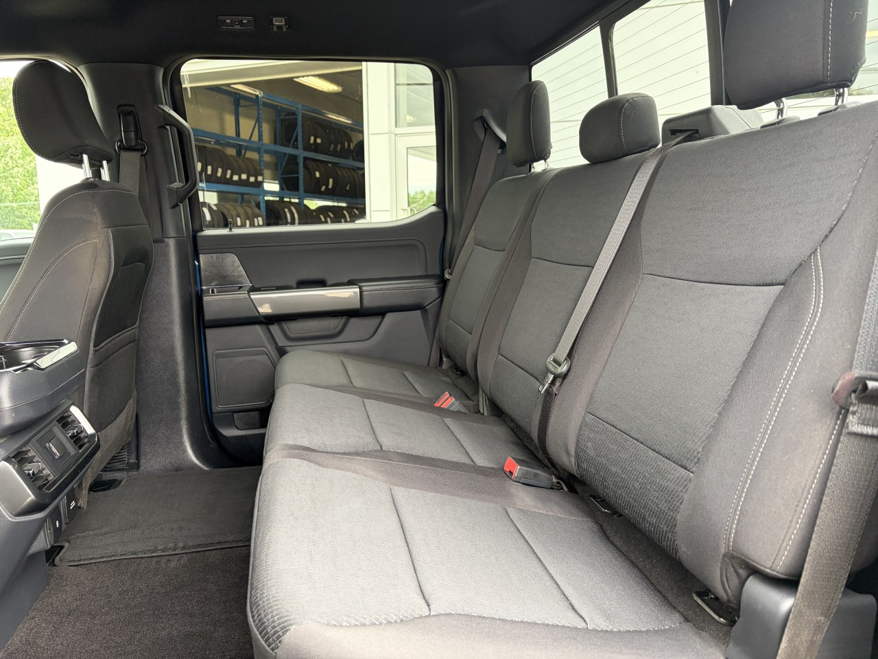 2022 Ford F-150 XLT 4X4 SUPERCREW V8 302A Main Image