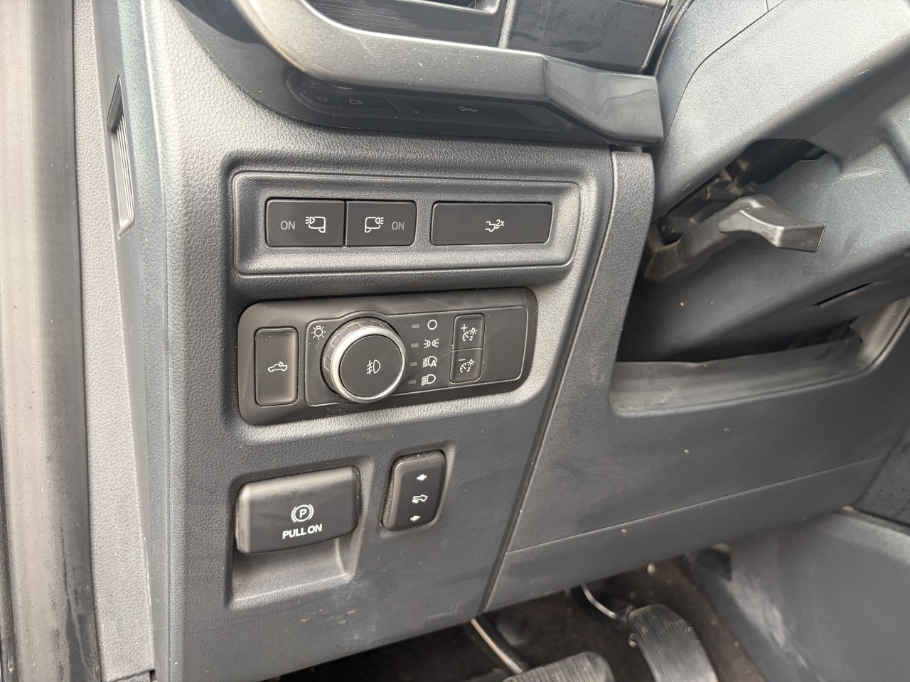 2022 Ford F-150 XLT 4X4 SUPERCREW V8 302A Main Image