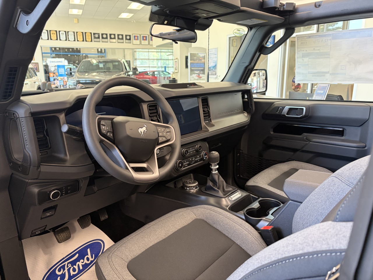 2026 Ford Bronco Base Main Image