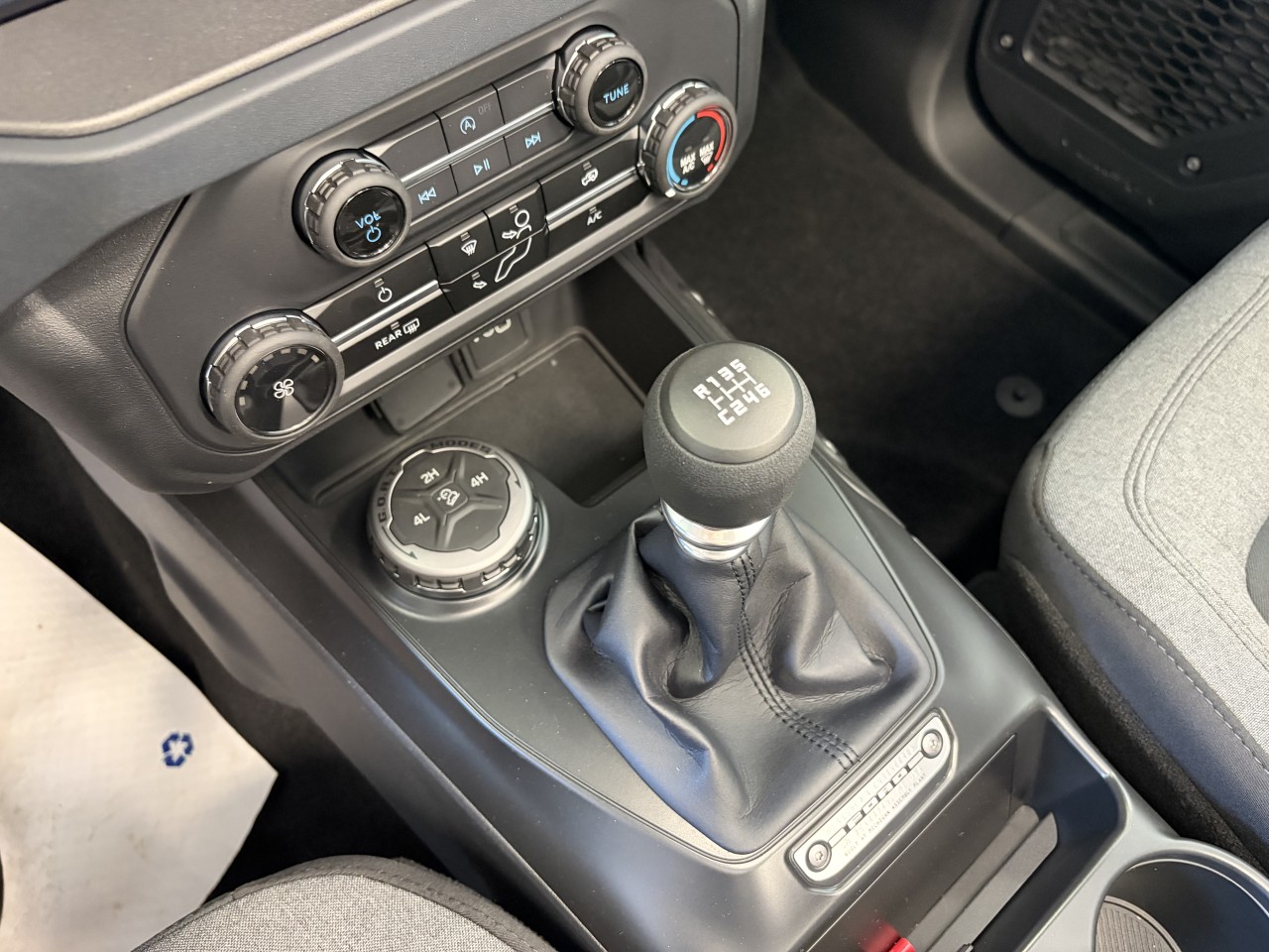 2026 Ford Bronco Base Main Image