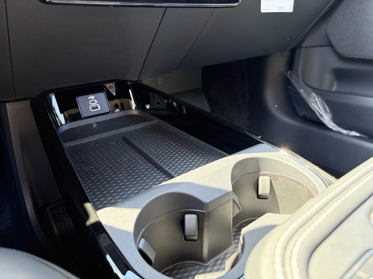 2026 Ford Mustang Mach-E PREMIUM Main Image