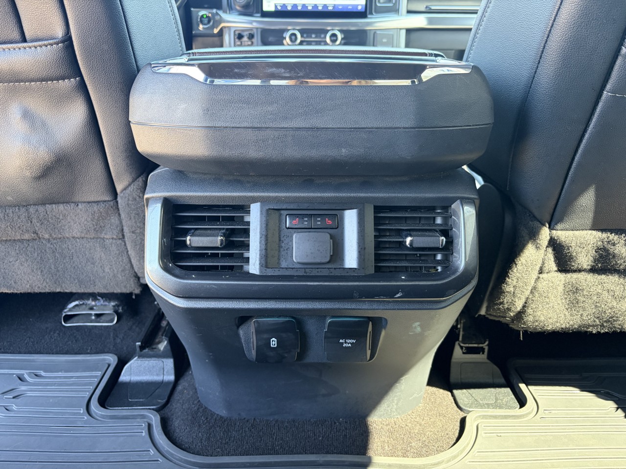 2023 Ford F-150 LARIAT Main Image