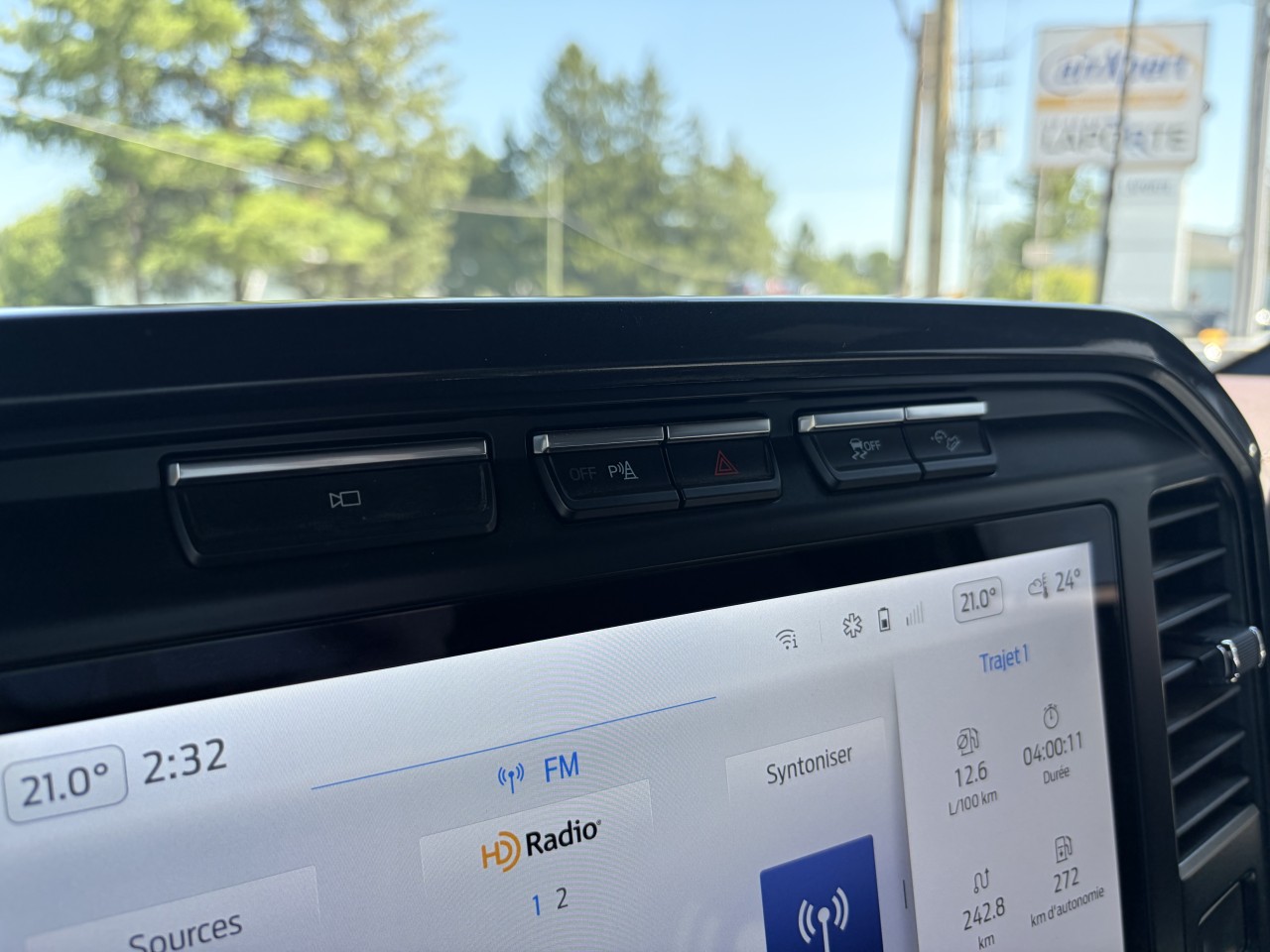 2023 Ford F-150 LARIAT Main Image