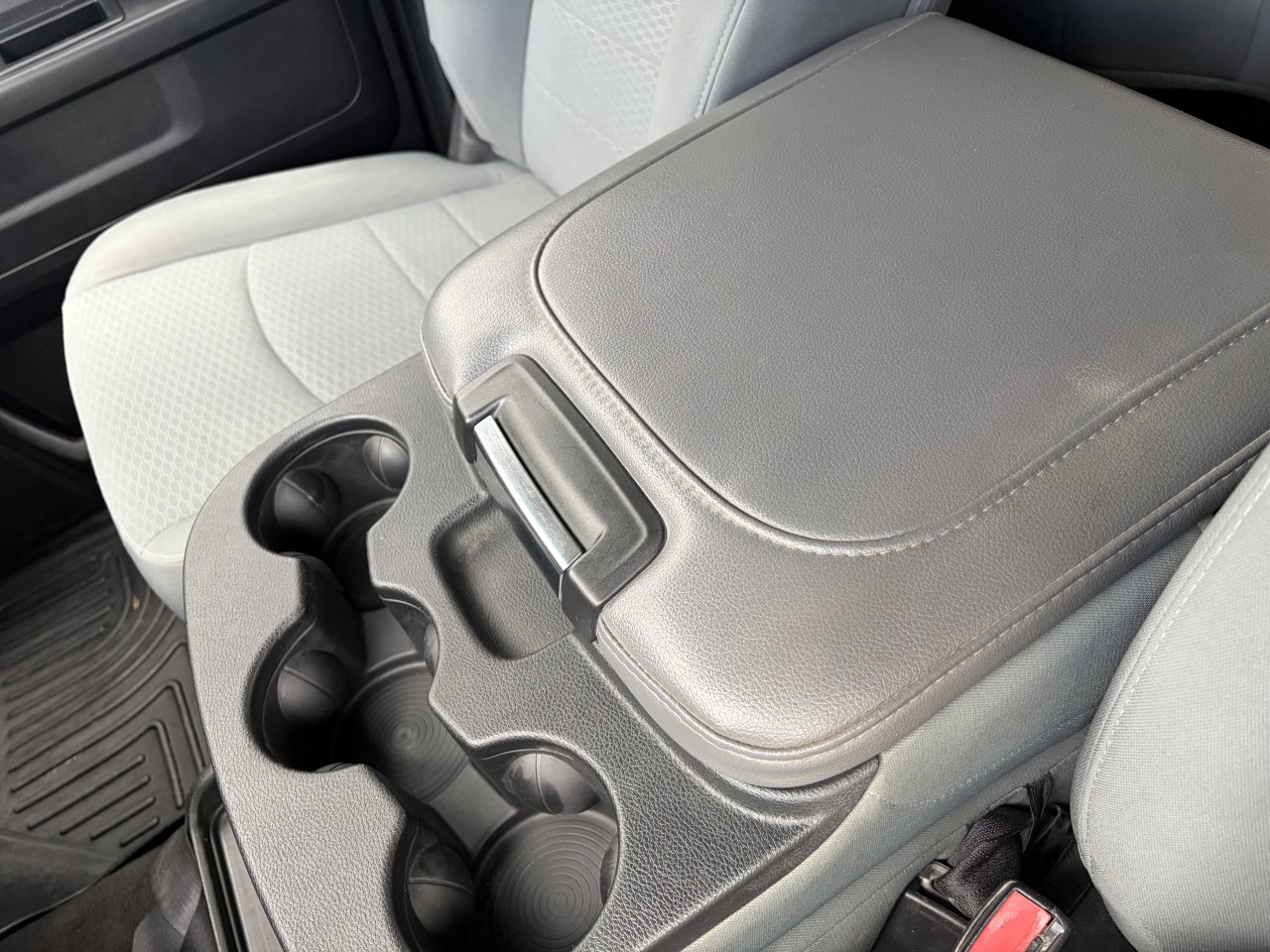 2016 Ram 1500 ST 4X4 V8 Main Image