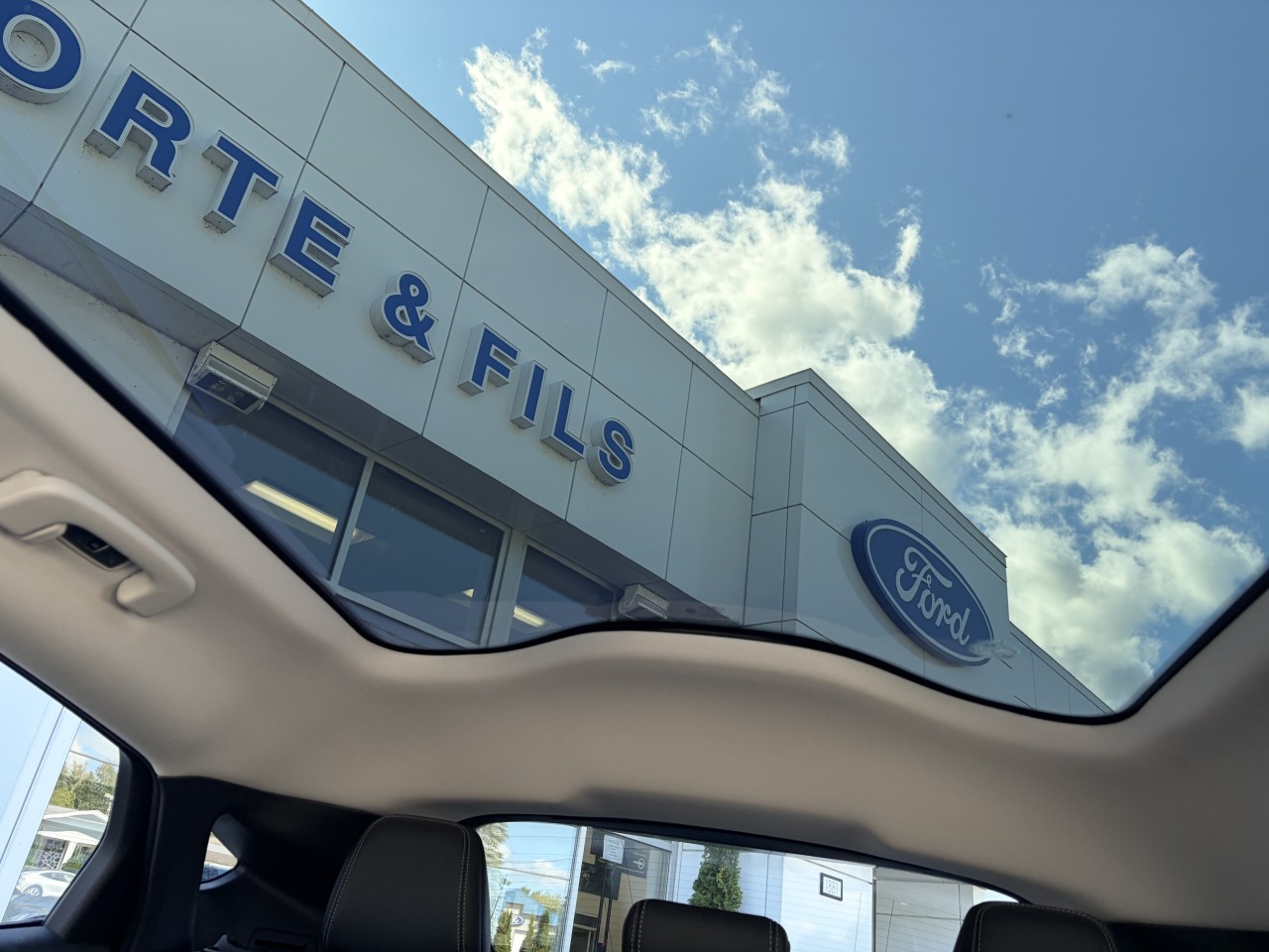 2023 Ford Mustang Mach-E PREMIUM TOIT PANORAMIQUE EXTENDED BATTERY ENSEMBLE NITE PONY Main Image