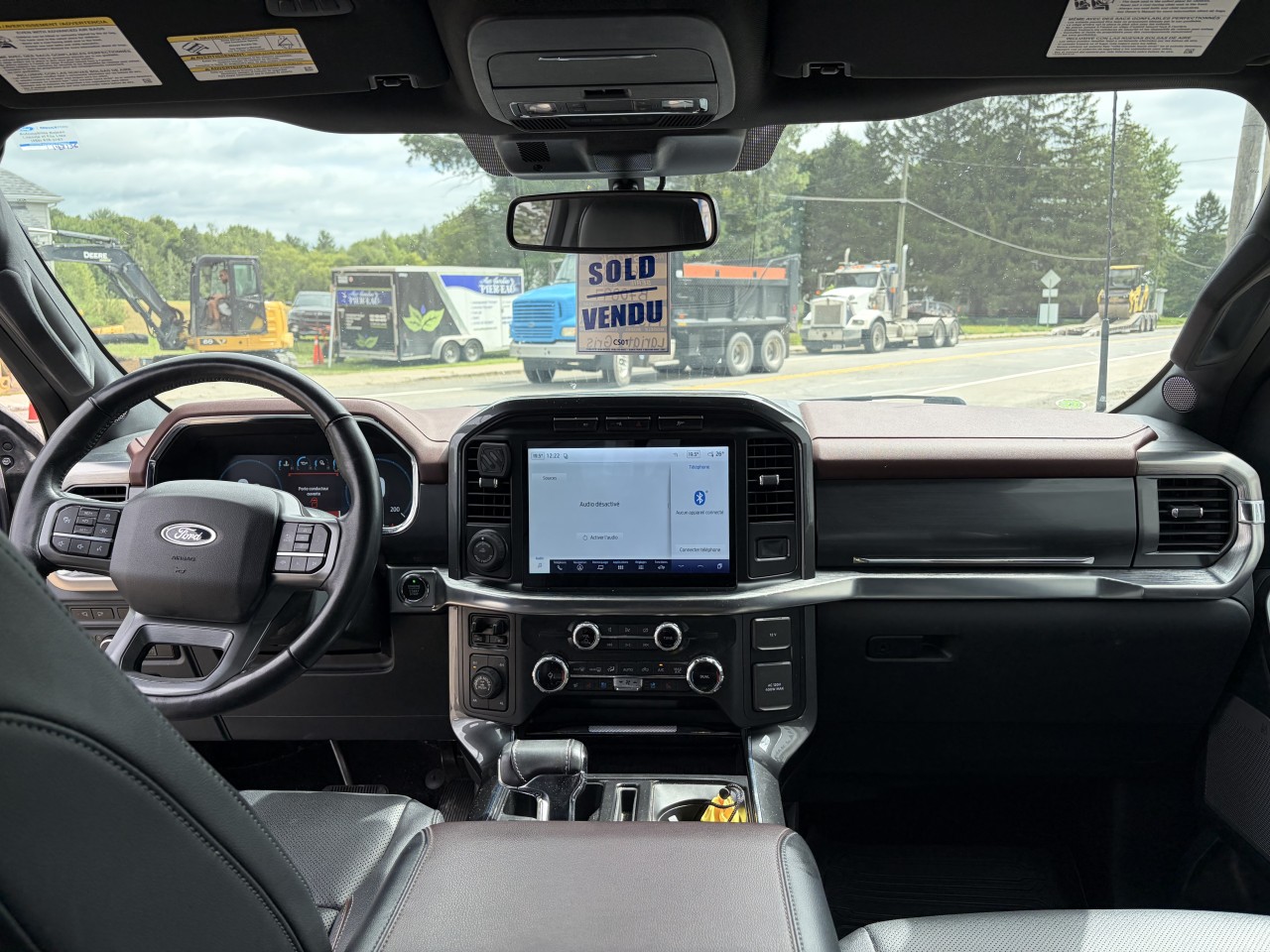 2022 Ford F-150 LARIAT Main Image