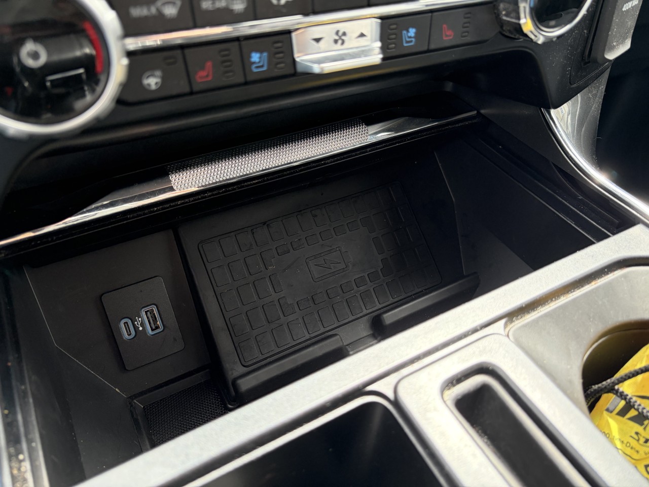 2022 Ford F-150 LARIAT Main Image
