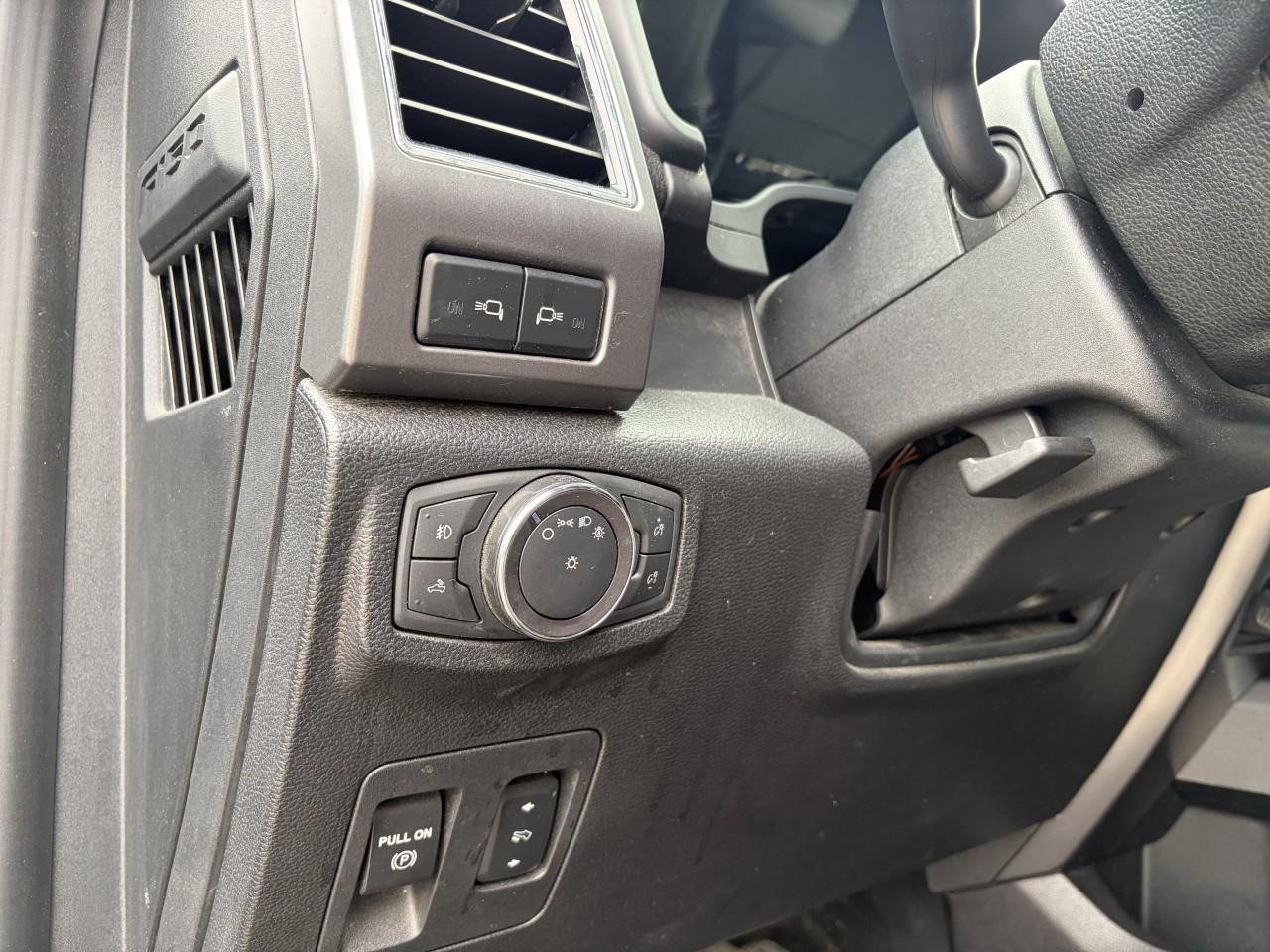 2019 Ford F-150 XLT 4x4 SUPERCREW 302A Main Image